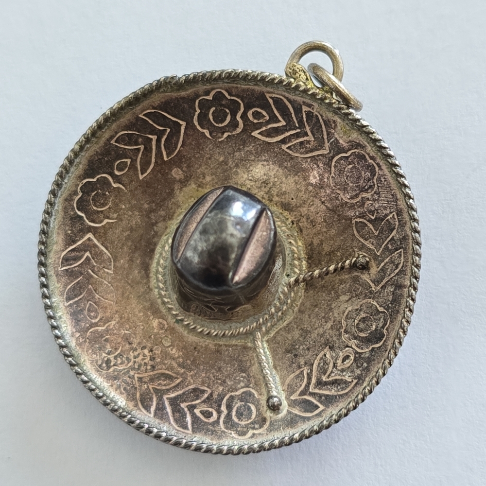 Vintage Mexican Hat Pendant Sterling signed Mexico Silver - Picture 4 of 7